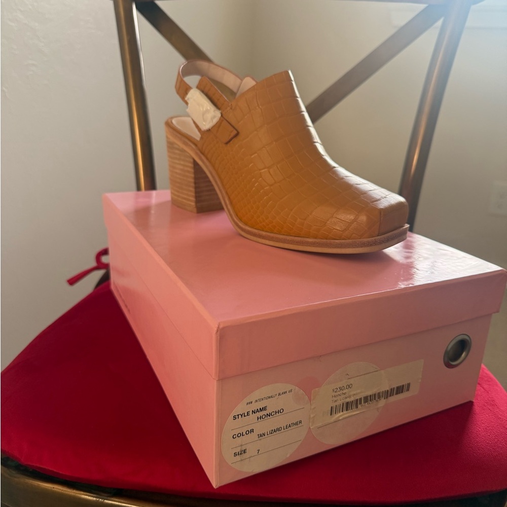 These are the tan slingback “Honcho” heels from Intentionally Blank.